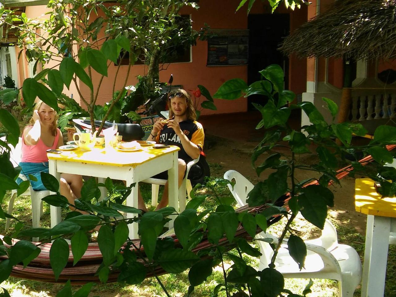 Thevindu Guest & Redmud Resturent Banduramulla Extérieur photo